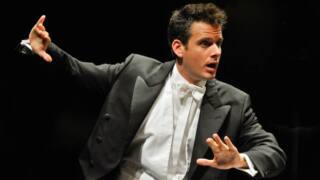 Philippe Jordan - geboren um zu dirigieren, Der Schweizer Philippe Jordan gilt als einer der erfolgreichsten Dirigenten der jüngeren Generation. Reiner Moritz porträtiert den Ausnahmekünstler und spricht mit ihm über die Anfänge seiner Karriere, sein erstes festes Engagement in Ulm, seinen Durchbruch an der Staatsoper Unter den Linden Berlin, seine Zeit als Chefdirigent des Grazer Philharmonischen Orchesters bis hin zu seiner aktuellen Tätigkeit als Musikdirektor der Pariser Oper. Als Chefdirigent der Wiener Symphoniker dirigiert er 2017 bereits zum zweiten Mal das traditionelle Frühlingskonzert der Wiener Symphoniker im Wiener Konzerthaus.Im Bild: Dirigent Philippe Jordan.  SENDUNG: ORF2 - SO - 06.09.2020 - 09:35 UHR. - Veroeffentlichung fuer Pressezwecke honorarfrei ausschliesslich im Zusammenhang mit oben genannter Sendung oder Veranstaltung des ORF bei Urhebernennung.  Foto: ORF/Poorhouse/Jean Francois Leclercq.  Anderweitige Verwendung honorarpflichtig und nur nach schriftlicher Genehmigung der ORF-Fotoredaktion.  Copyright: ORF, Wuerzburggasse 30, A-1136 Wien, Tel. +43-(0)1-87878-13606