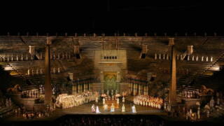 Giuseppe Verdis Oper »Aida«, in einer Inszenierung von Gianfranco de Bosio aus der Arena di Verona 2012