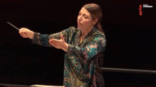 Dalia Stasevska dirigiert das Orchestre National de France