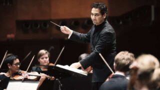 Andrés Orozco-Estrada dirigiert das hr-Sinfonieorchester