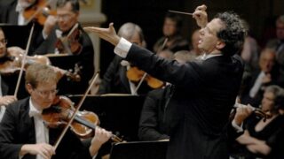 Fabio Luisi dirigiert das MDR Sinfonieorchester